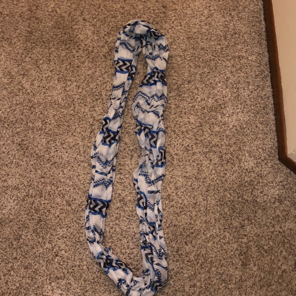 Infinity scarf